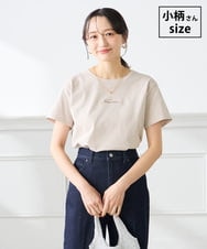 K3KGD28029 a.v.v Elmi(アー・ヴェ・ヴェ) 【低身長サイズ/UVカット/接触冷感】コンパクトロゴTシャツ グレージュ