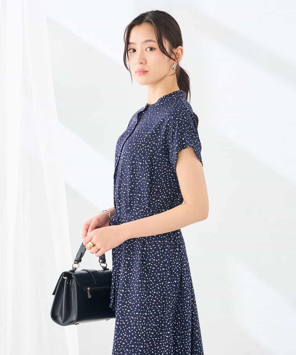 K6EHD32089 a.v.v(アー・ヴェ・ヴェ) 【WEB限定】大人フレアワンピース ネイビー柄