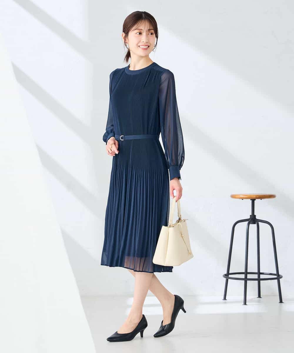 K6EHF26109 a.v.v(アー・ヴェ・ヴェ) 【WEB限定】ランダムプリーツワンピース ブルー