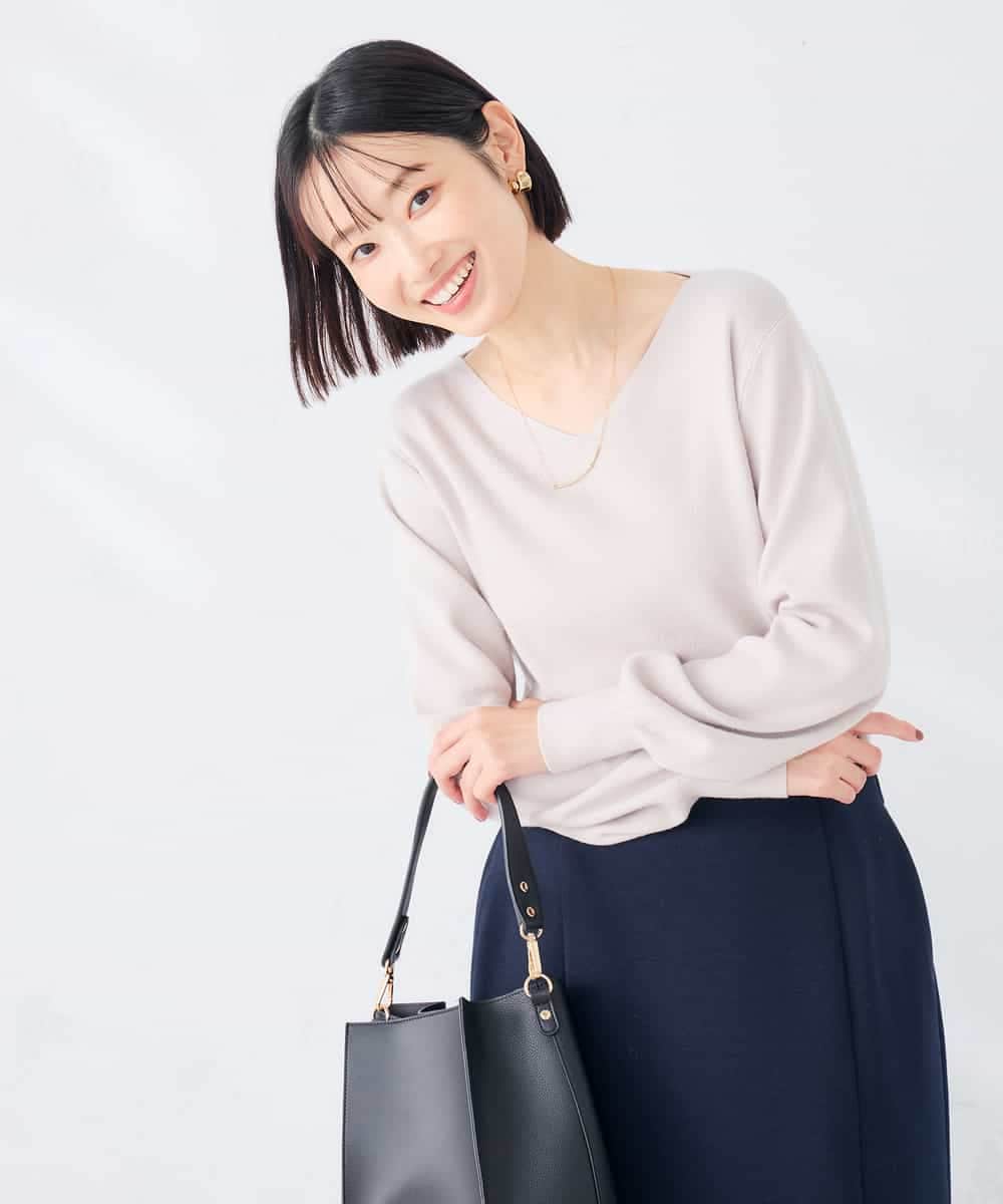 K6FAG16039 a.v.v(アー・ヴェ・ヴェ) 【WEB限定】Vネック パフスリーブ ニット【洗える/麗しニット】 グレージュ