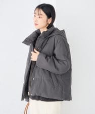 K6JBG10159 a.v.v(アー・ヴェ・ヴェ) 【WEB限定】2WAY スタンドネック ショート ダウン ジャケット ライトカーキ