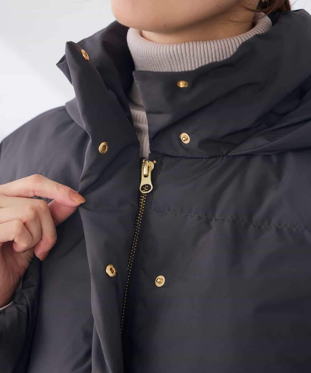 K6JBG10159 a.v.v(アー・ヴェ・ヴェ) 【WEB限定】2WAY スタンドネック ショート ダウン ジャケット ライトカーキ