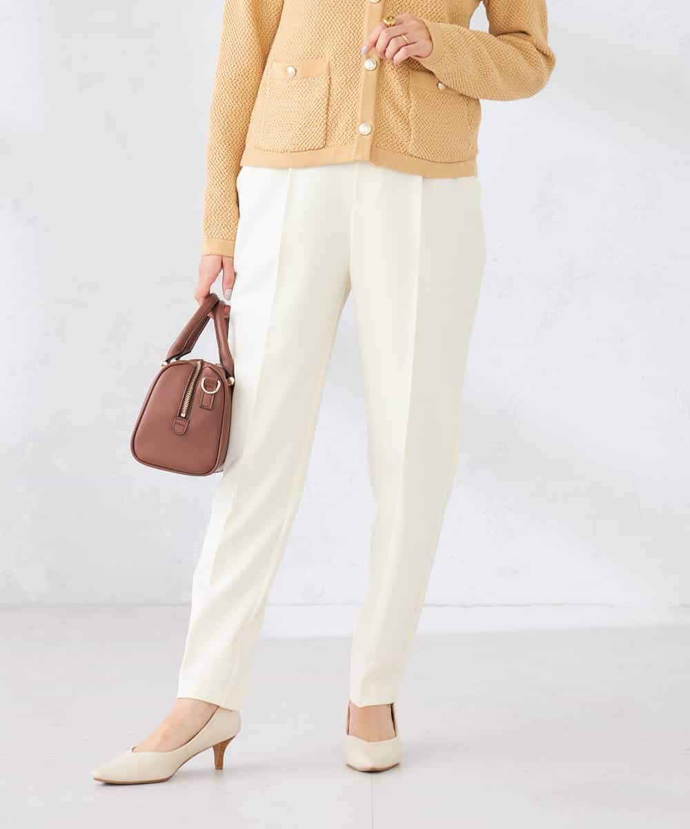 K6LFD70049 a.v.v(アー・ヴェ・ヴェ) 【WEB限定/支持率NO.1/イージーケア/ストレッチ】スッキリ見えテーパードパンツ アイボリー