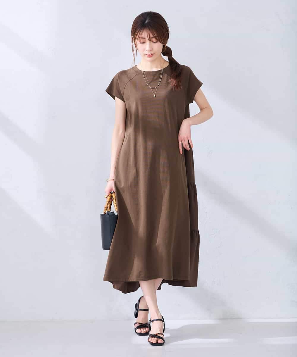 K6PHD05059 a.v.v(アー・ヴェ・ヴェ) 【WEB限定】バックティアードワンピース ブラウン