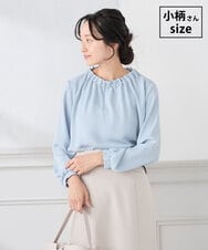 KABCD03059 a.v.v Elmi(アー・ヴェ・ヴェ) 【低身長サイズ】【洗える】タックネックブラウス ライトブルー