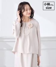 KABCD05059 a.v.v Elmi(アー・ヴェ・ヴェ) 【低身長サイズ】サテンバックフレアブラウス【洗える/速乾/毛玉になりにくい/イージーケア】 グレージュ