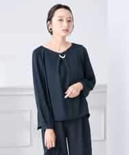 KABCD05059 a.v.v Elmi(アー・ヴェ・ヴェ) 【低身長サイズ】サテンバックフレアブラウス【洗える/速乾/毛玉になりにくい/イージーケア】 ネイビー