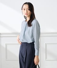 KABFE09059 a.v.v Elmi(アー・ヴェ・ヴェ) 【低身長サイズ】幾何柄ボウタイ風ブラウス ライトブルー