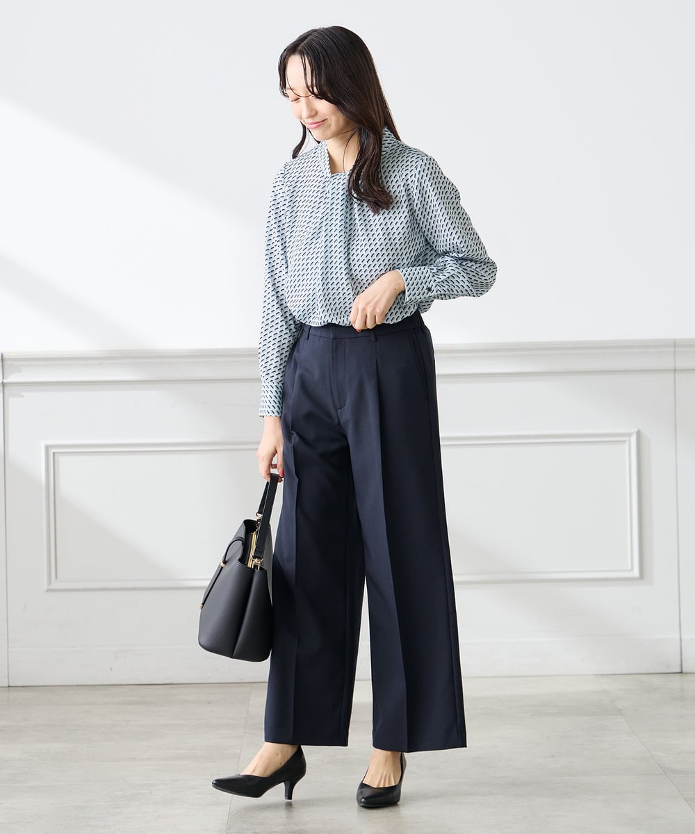 KABFE09059 a.v.v Elmi(アー・ヴェ・ヴェ) 【低身長サイズ】幾何柄ボウタイ風ブラウス ライトブルー