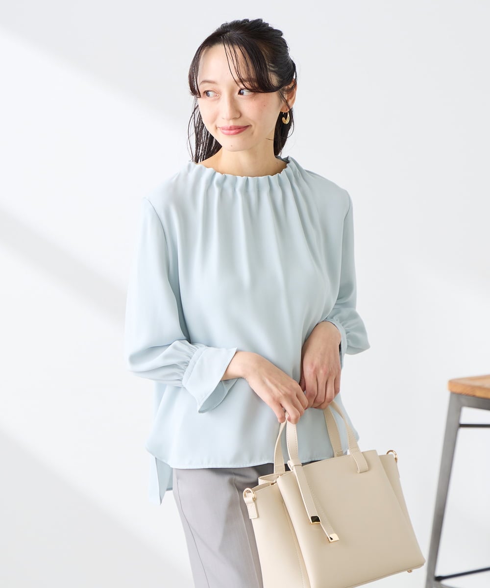 KABFE11059 a.v.v Elmi(アー・ヴェ・ヴェ) 【低身長サイズ】【洗える】タックネックブラウス ライトブルー