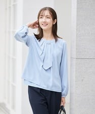 KBBCD01059 a.v.v(アー・ヴェ・ヴェ) 【洗える/ストレッチ】ボウタイメタルチャームブラウス ライトブルー