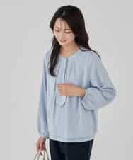 KBBCD01059 a.v.v(アー・ヴェ・ヴェ) 【洗える/ストレッチ】ボウタイメタルチャームブラウス ライトブルー