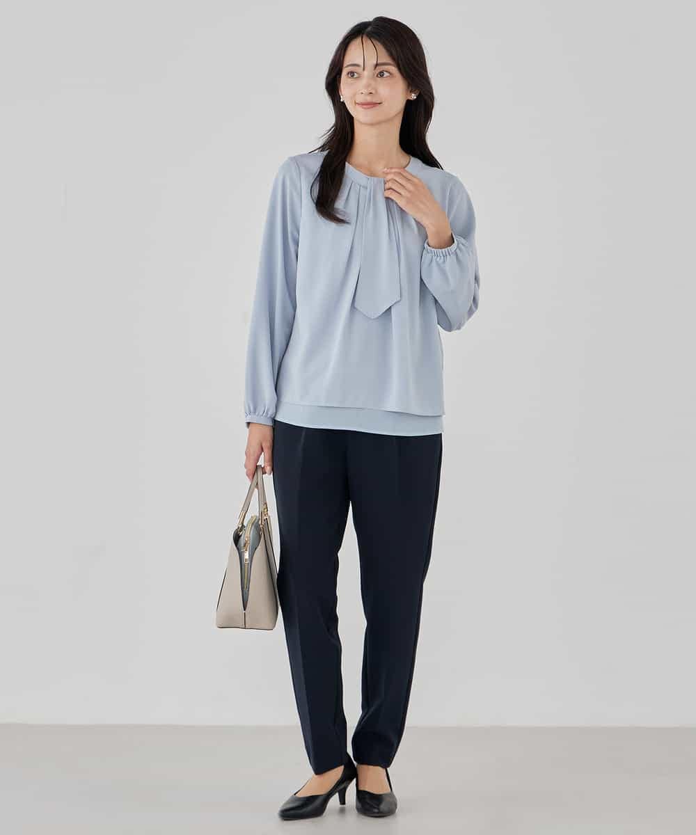 KBBCD01059 a.v.v(アー・ヴェ・ヴェ) 【洗える/ストレッチ】ボウタイメタルチャームブラウス ライトブルー