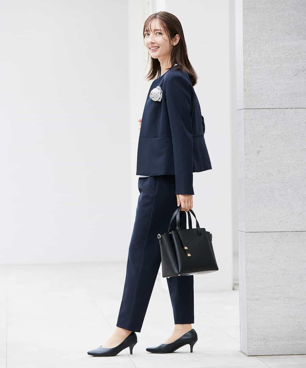 KBBCD01059 a.v.v(アー・ヴェ・ヴェ) 【洗える/ストレッチ】ボウタイメタルチャームブラウス ライトブルー