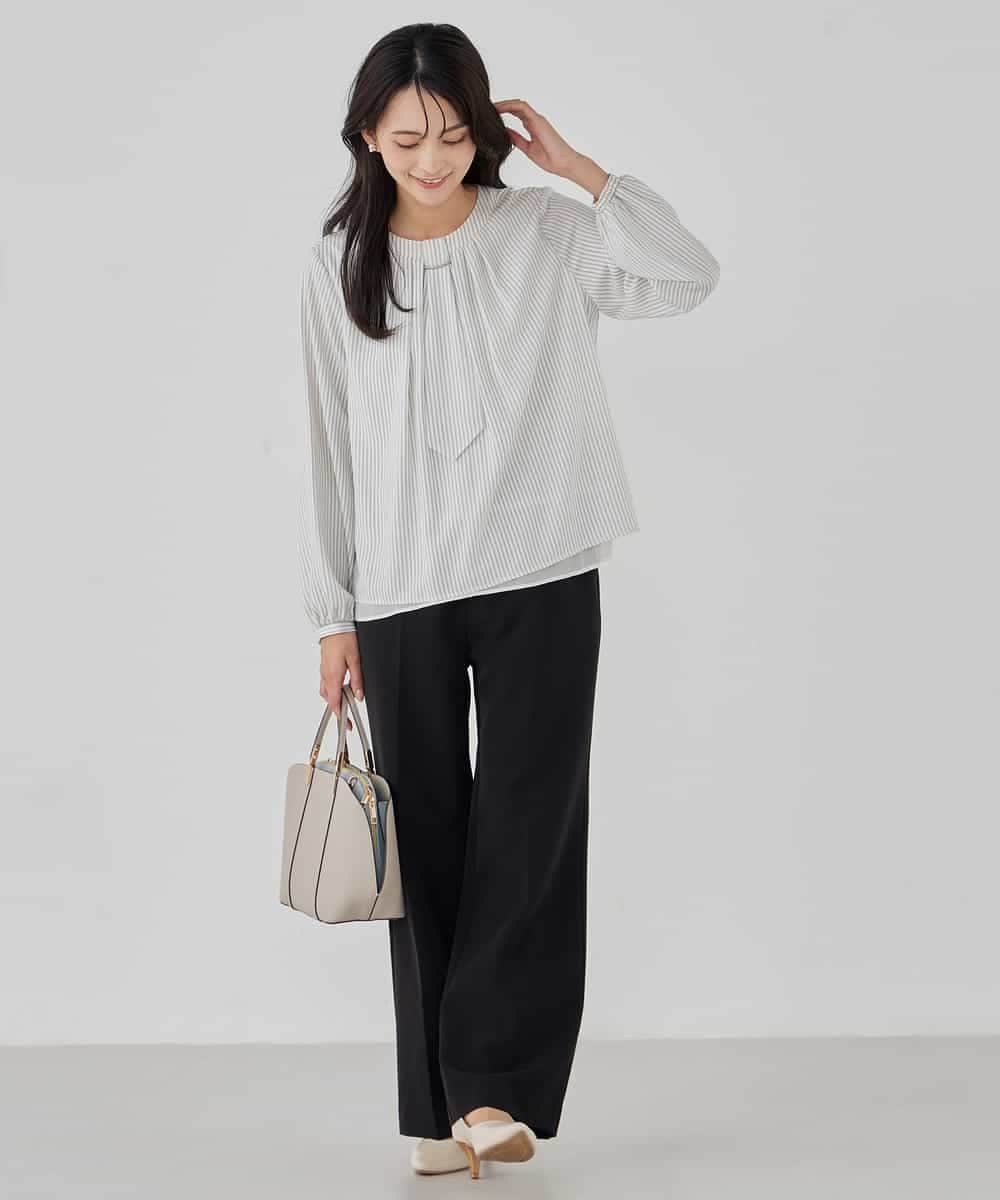 KBBCD01059 a.v.v(アー・ヴェ・ヴェ) 【洗える/ストレッチ】ボウタイメタルチャームブラウス ライトブルー