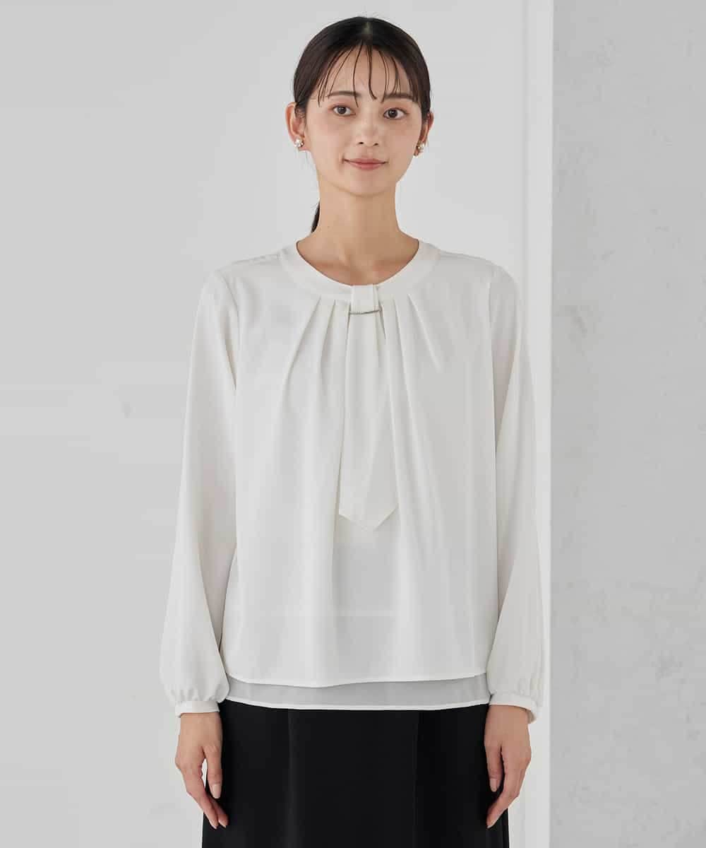 KBBCD01059 a.v.v(アー・ヴェ・ヴェ) 【洗える/ストレッチ】ボウタイメタルチャームブラウス ライトブルー