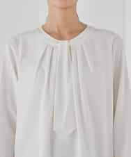 KBBCD01059 a.v.v(アー・ヴェ・ヴェ) 【洗える/ストレッチ】ボウタイメタルチャームブラウス ライトブルー