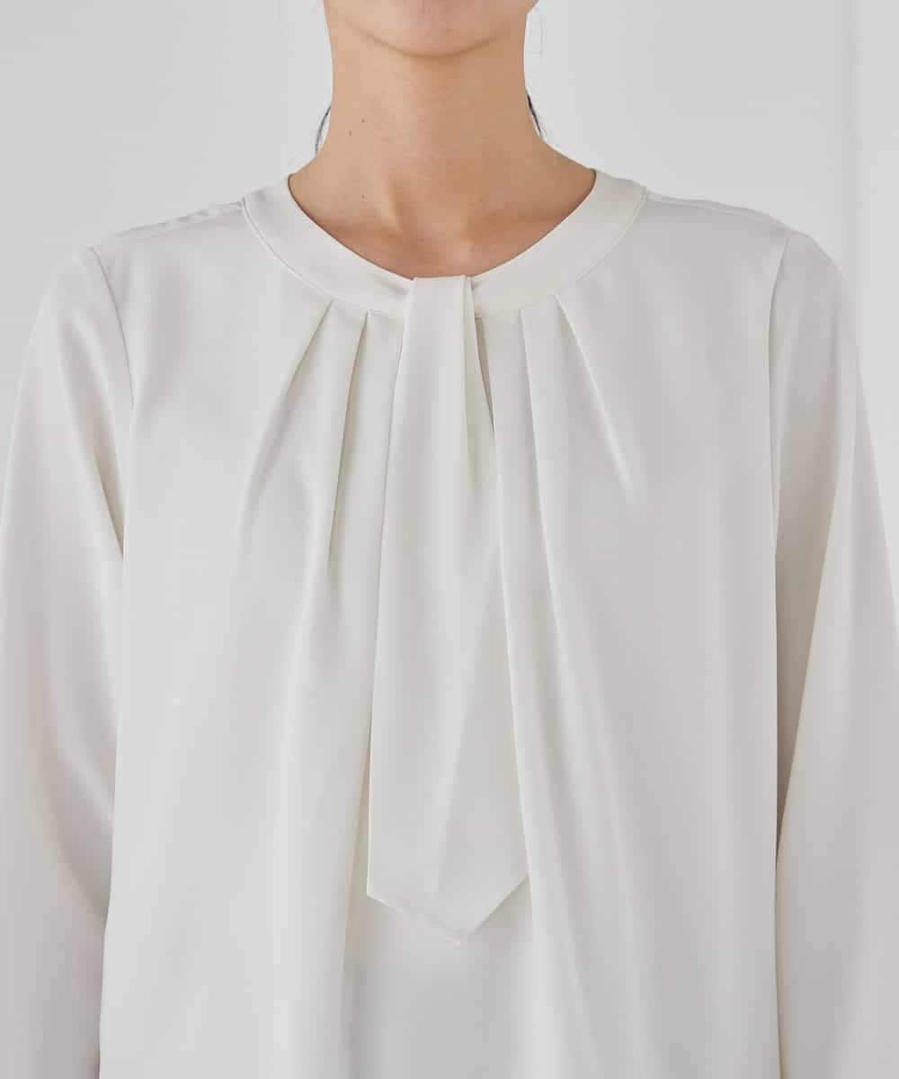 KBBCD01059 a.v.v(アー・ヴェ・ヴェ) 【洗える/ストレッチ】ボウタイメタルチャームブラウス ライトブルー