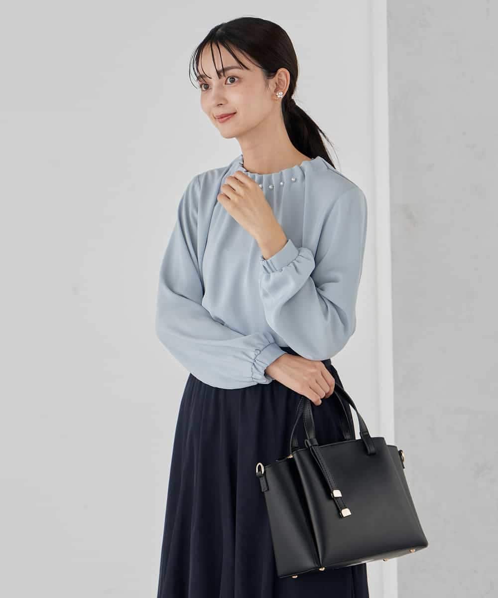 KBBCD03059 a.v.v(アー・ヴェ・ヴェ) 【洗える】タックネックブラウス ライトブルー