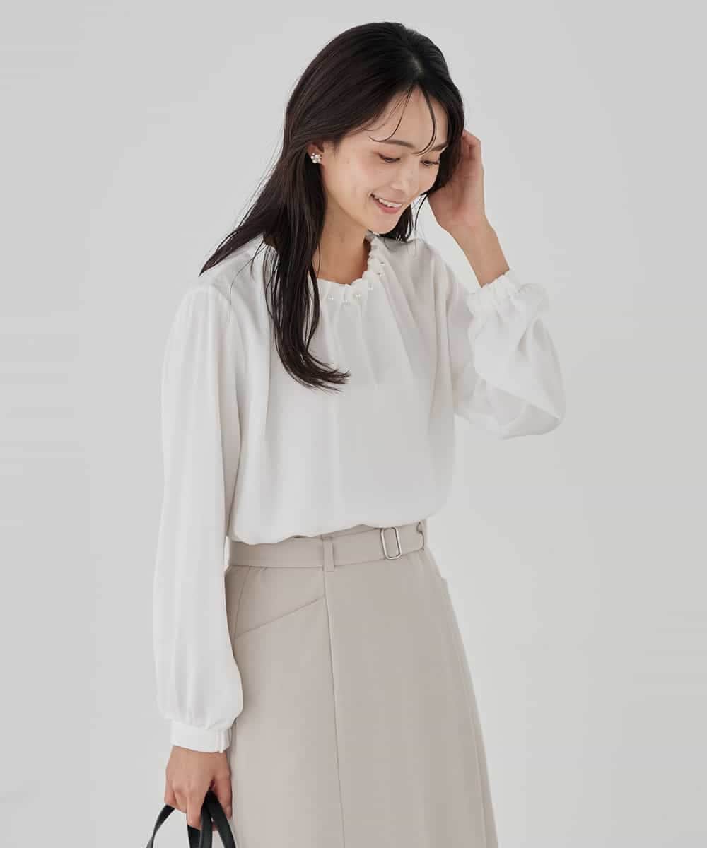 KBBCD03059 a.v.v(アー・ヴェ・ヴェ) 【洗える】タックネックブラウス ライトブルー