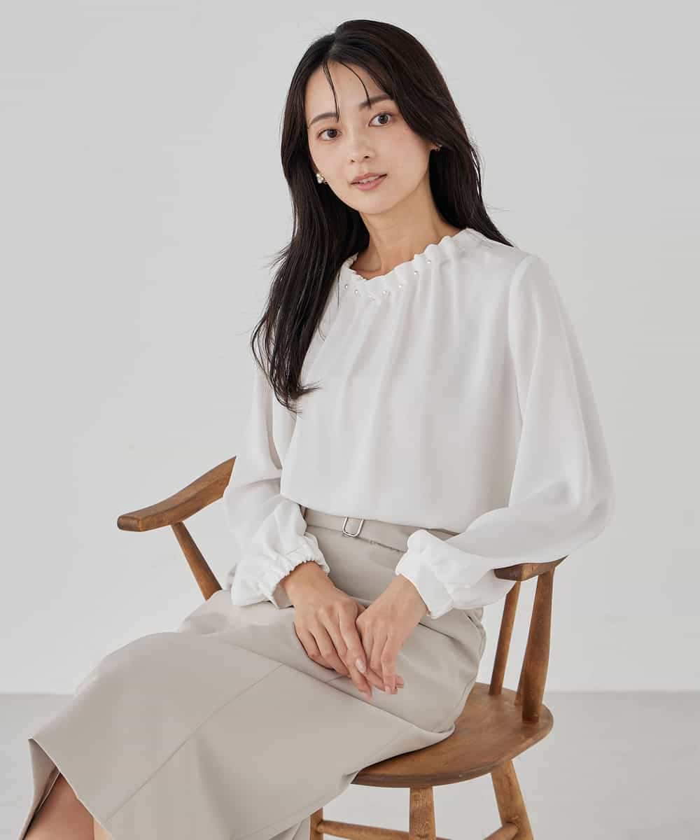 KBBCD03059 a.v.v(アー・ヴェ・ヴェ) 【洗える】タックネックブラウス ライトブルー