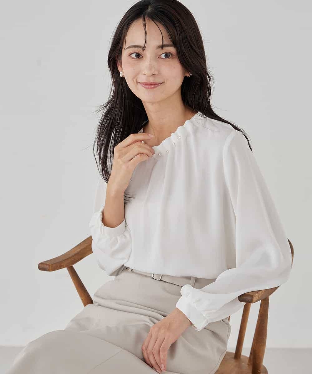 KBBCD03059 a.v.v(アー・ヴェ・ヴェ) 【洗える】タックネックブラウス ライトブルー