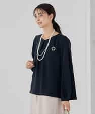 KBBCD05059 a.v.v(アー・ヴェ・ヴェ) サテンバックフレアブラウス【洗える/速乾/毛玉になりにくい/イージーケア】 ブラック