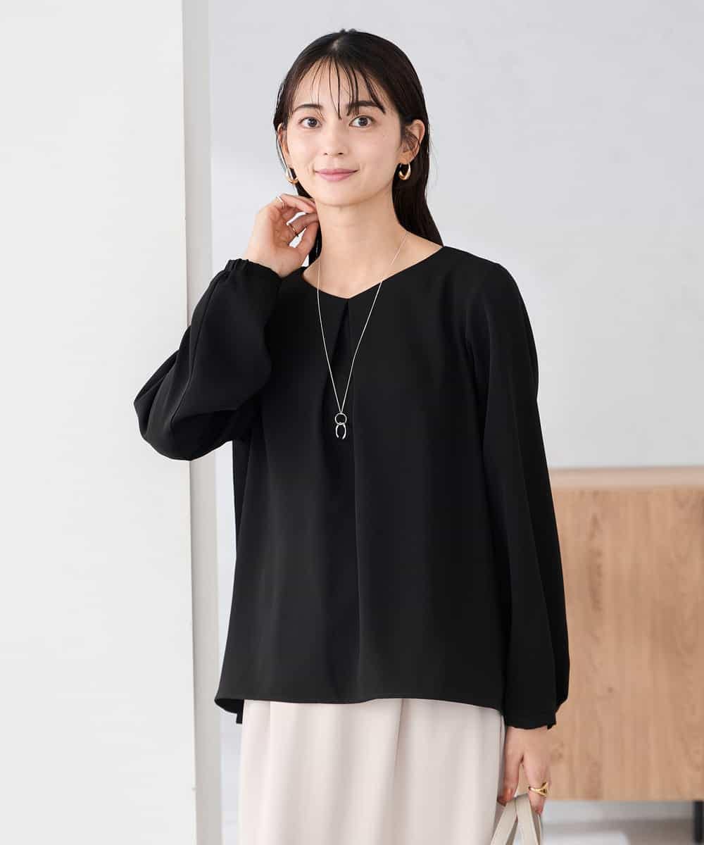 KBBCD05059 a.v.v(アー・ヴェ・ヴェ) サテンバックフレアブラウス【洗える/速乾/毛玉になりにくい/イージーケア】 ブラック