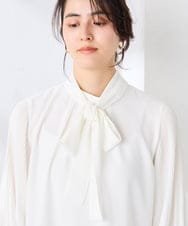 KBBCD14059 a.v.v(アー・ヴェ・ヴェ) 【洗える】2WAY袖プリーツボウタイブラウス ホワイト