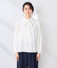 KBBCD14059 a.v.v(アー・ヴェ・ヴェ) 【洗える】2WAY袖プリーツボウタイブラウス ホワイト