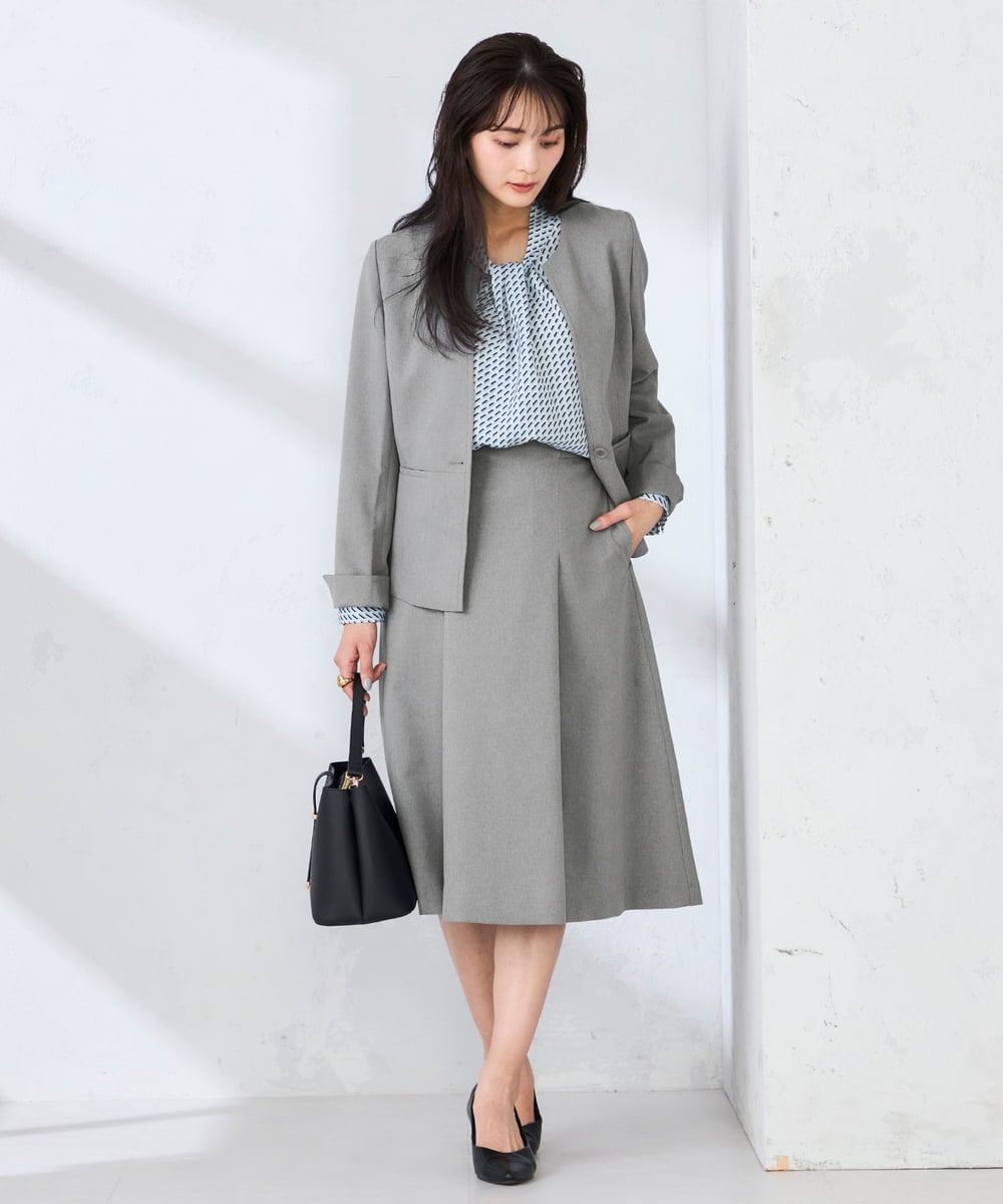 KBBFE09059 a.v.v(アー・ヴェ・ヴェ) 幾何柄ボウタイ風ブラウス ライトブルー