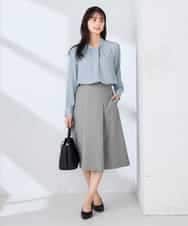 KBBFE09059 a.v.v(アー・ヴェ・ヴェ) 幾何柄ボウタイ風ブラウス ライトブルー