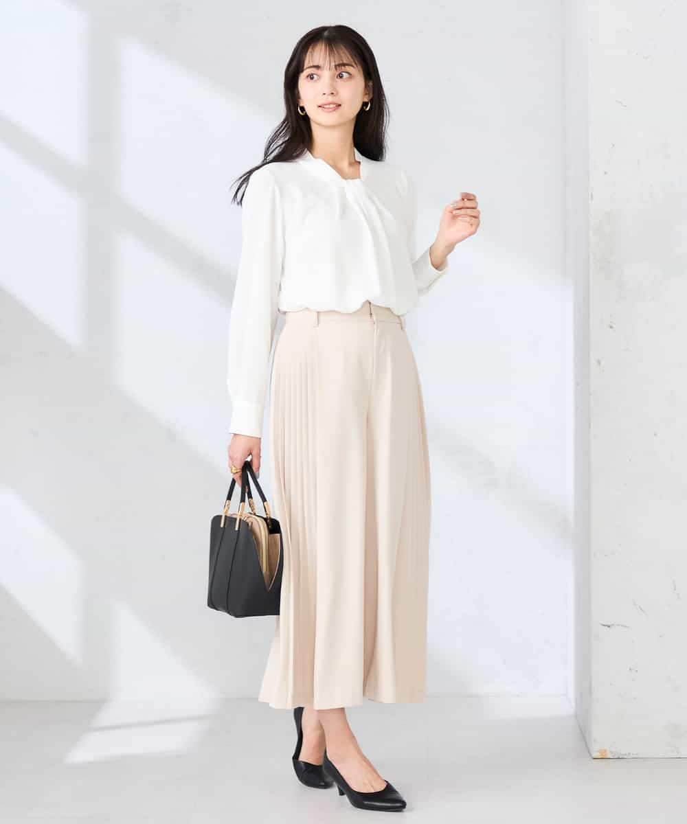 KBBFE09059 a.v.v(アー・ヴェ・ヴェ) 幾何柄ボウタイ風ブラウス ライトブルー