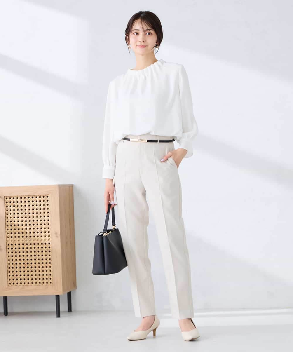 KBBFE11059 a.v.v(アー・ヴェ・ヴェ) 【洗える】タックネックブラウス ライトブルー