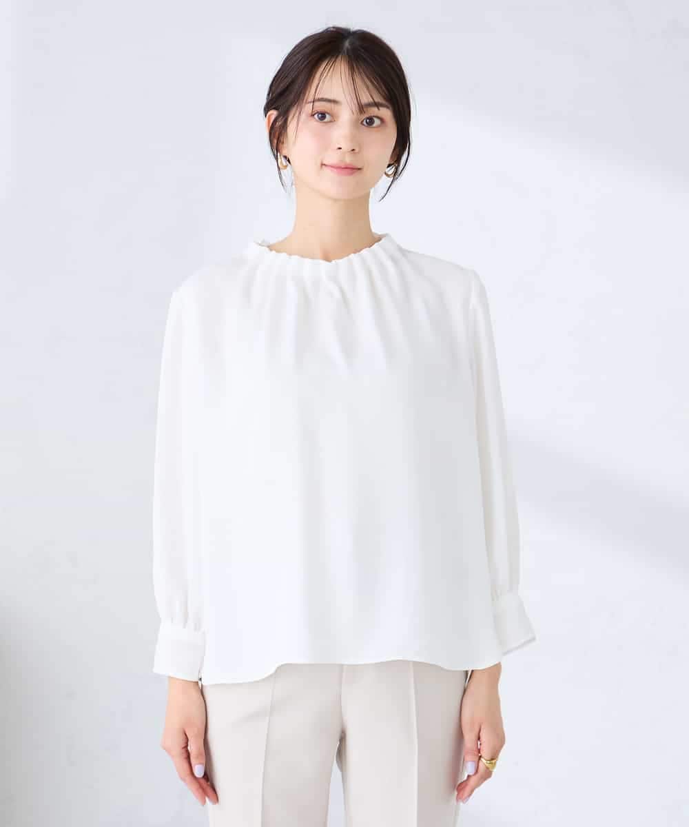 KBBFE11059 a.v.v(アー・ヴェ・ヴェ) 【洗える】タックネックブラウス ライトブルー