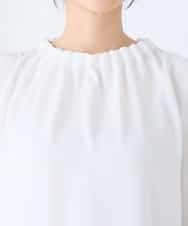 KBBFE11059 a.v.v(アー・ヴェ・ヴェ) 【洗える】タックネックブラウス ライトブルー