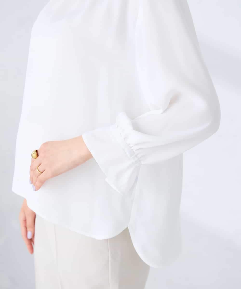 KBBFE11059 a.v.v(アー・ヴェ・ヴェ) 【洗える】タックネックブラウス ライトブルー