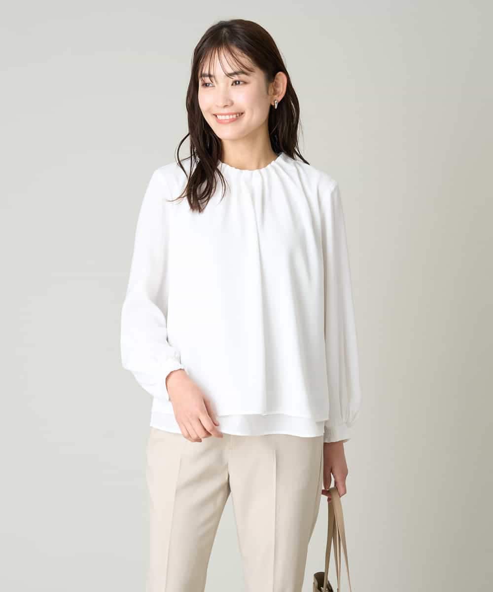 KBBFW12054 a.v.v(アー・ヴェ・ヴェ) タックネックレイヤードヘムブラウス ドット柄