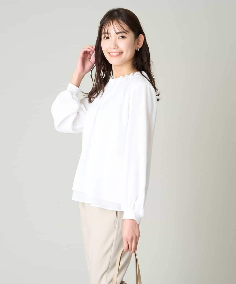 KBBFW12054 a.v.v(アー・ヴェ・ヴェ) タックネックレイヤードヘムブラウス ドット柄