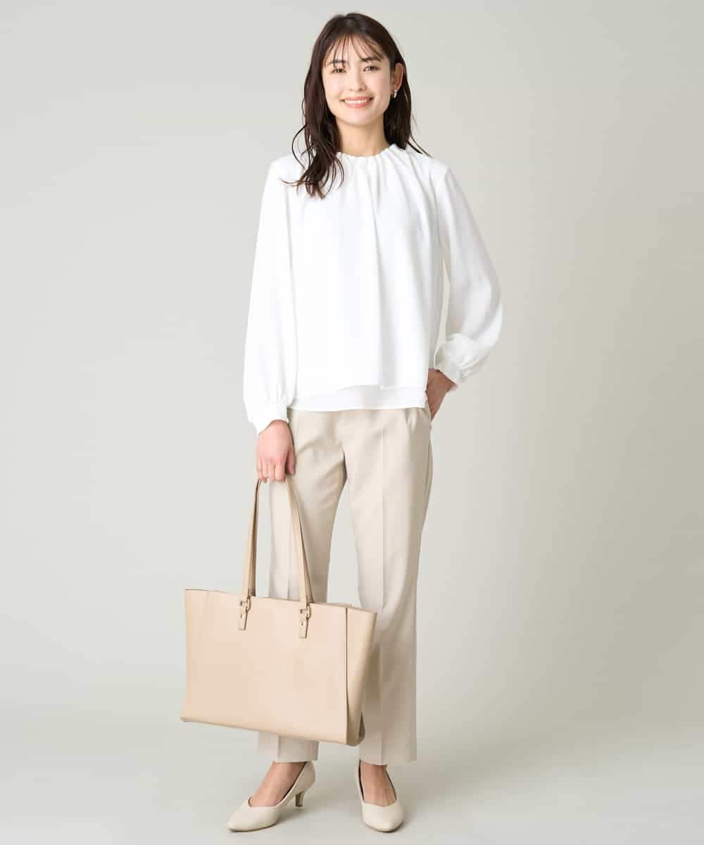KBBFW12054 a.v.v(アー・ヴェ・ヴェ) タックネックレイヤードヘムブラウス ドット柄