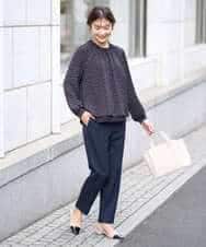 KBBFW12054 a.v.v(アー・ヴェ・ヴェ) タックネックレイヤードヘムブラウス ドット柄