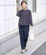 KBBFW12054 a.v.v(アー・ヴェ・ヴェ) タックネックレイヤードヘムブラウス ドット柄