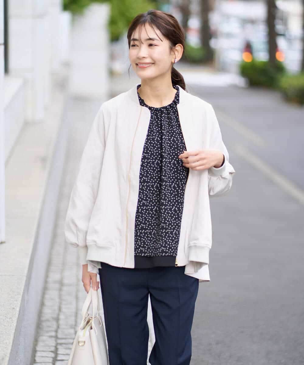 KBBFW12054 a.v.v(アー・ヴェ・ヴェ) タックネックレイヤードヘムブラウス ドット柄