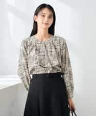 KBBLB06059 a.v.v(アー・ヴェ・ヴェ) 【洗える】プリントケープ風ブラウス ベージュ