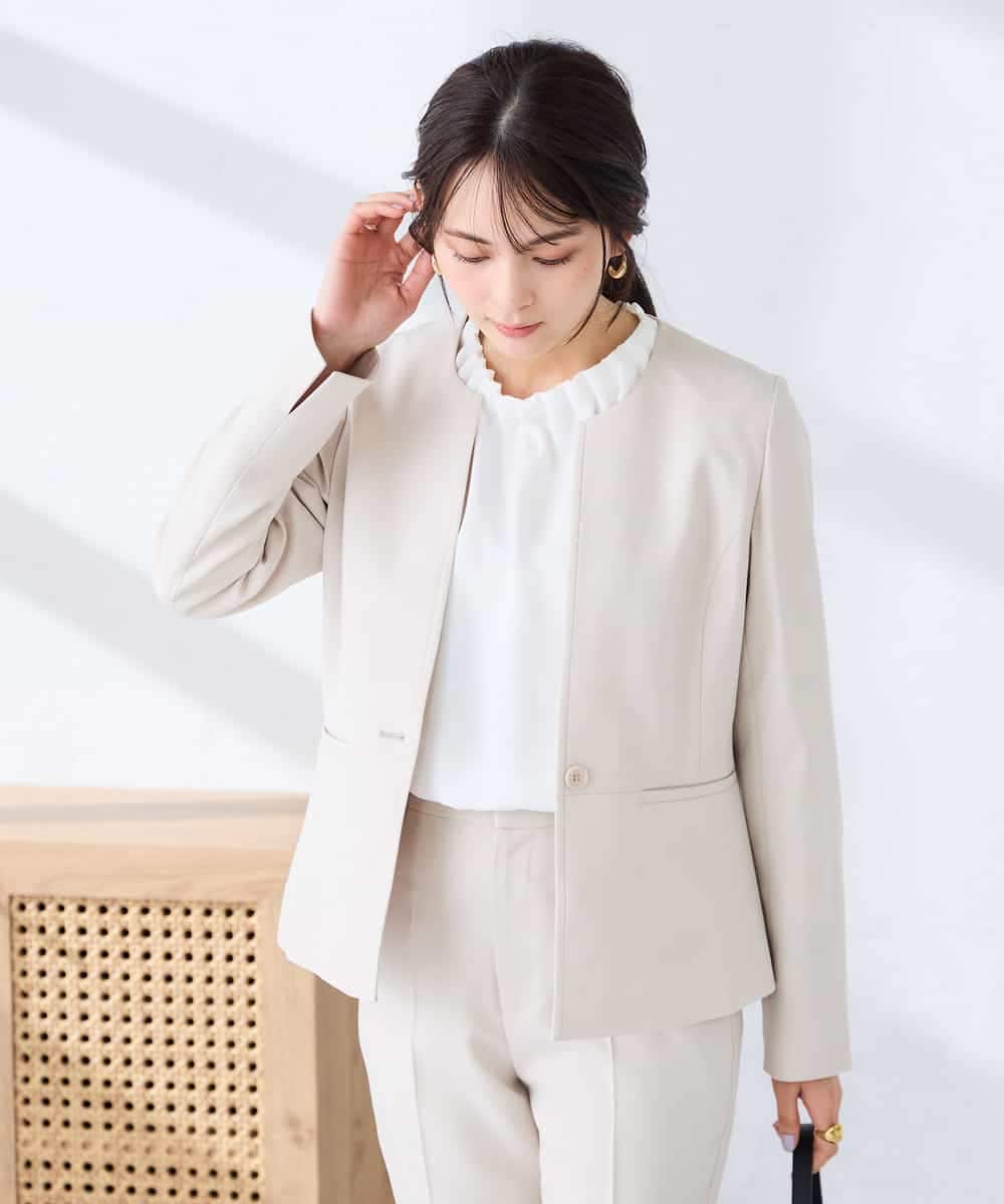 KBDFE21109 a.v.v(アー・ヴェ・ヴェ) 【洗える/UVカット】リネンライクストレッチキーネックジャケット ネイビー