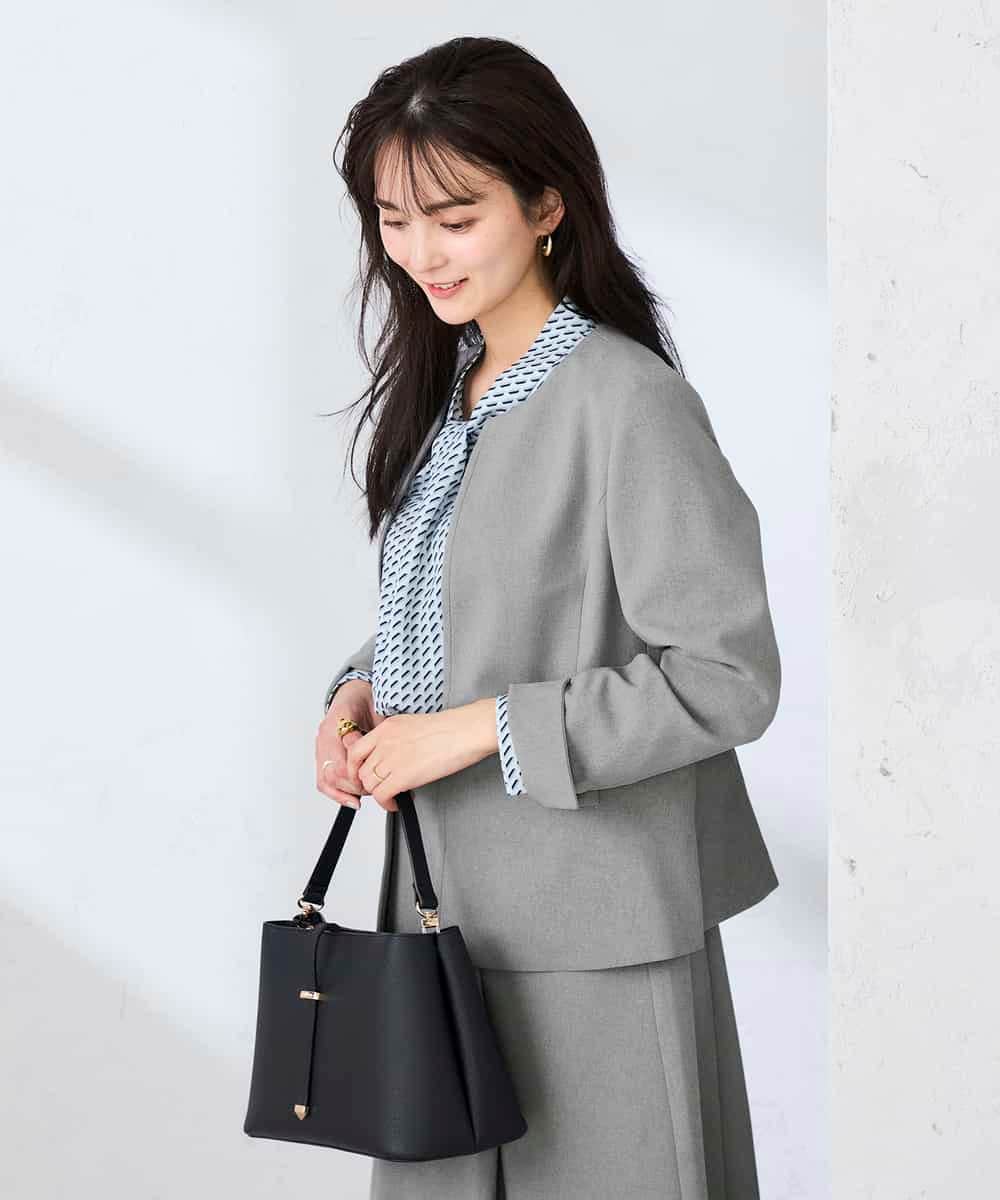 KBDFE21109 a.v.v(アー・ヴェ・ヴェ) 【洗える/UVカット】リネンライクストレッチキーネックジャケット ネイビー