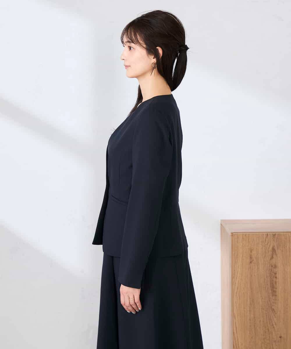 KBDFE21109 a.v.v(アー・ヴェ・ヴェ) 【洗える/UVカット】リネンライクストレッチキーネックジャケット ネイビー