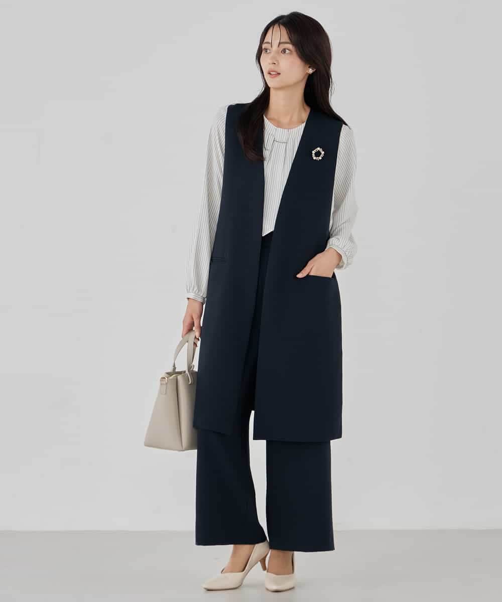 KBJCD04089 a.v.v(アー・ヴェ・ヴェ) サテンサイドスリットジレ【洗える/速乾/毛玉になりにくい/イージーケア】 ネイビー