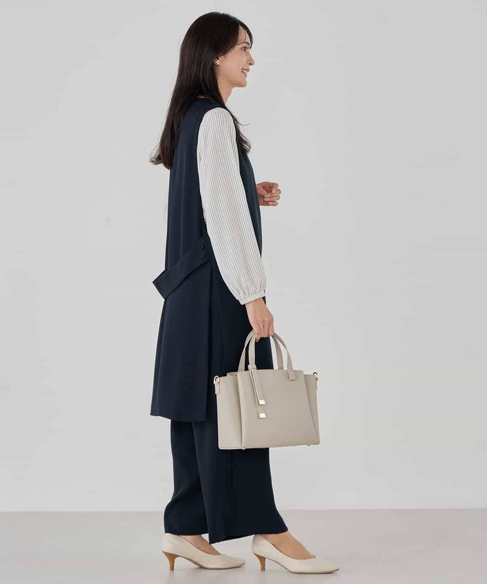 KBJCD04089 a.v.v(アー・ヴェ・ヴェ) サテンサイドスリットジレ【洗える/速乾/毛玉になりにくい/イージーケア】 ネイビー