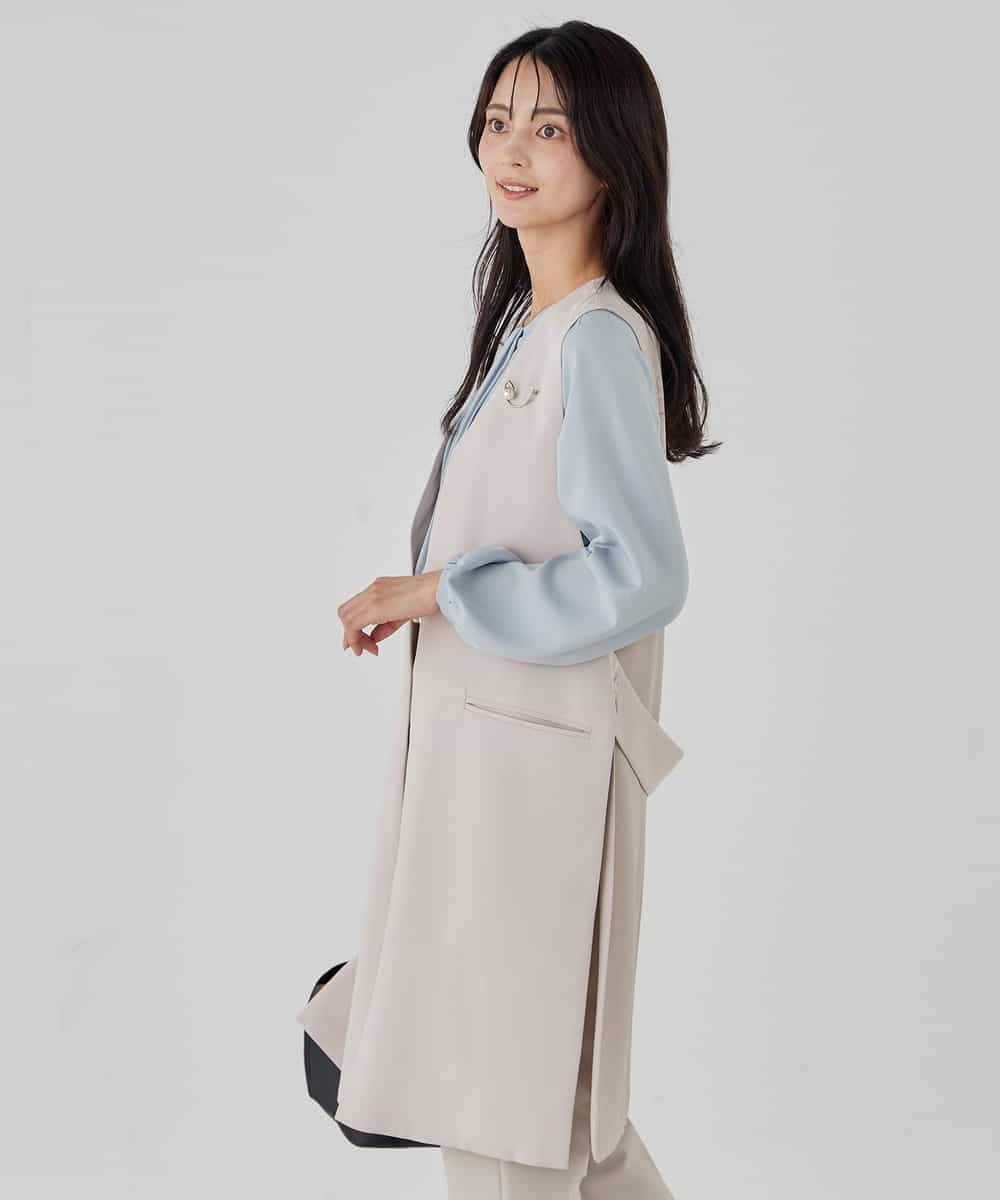 KBJCD04089 a.v.v(アー・ヴェ・ヴェ) サテンサイドスリットジレ【洗える/速乾/毛玉になりにくい/イージーケア】 ネイビー